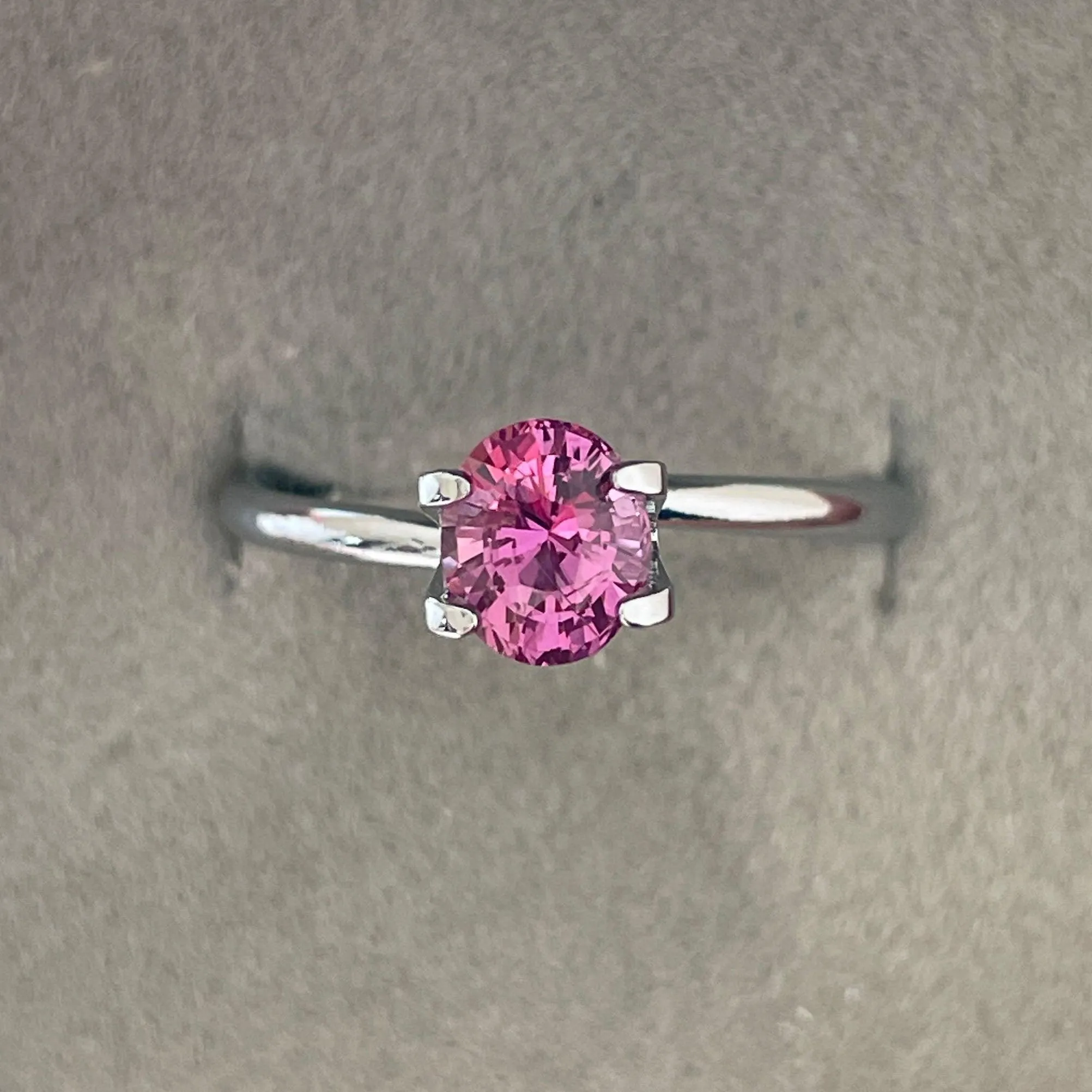 1.14 crt, Natural bubblegum pink sapphire, Oval Cut Engagement Rings,