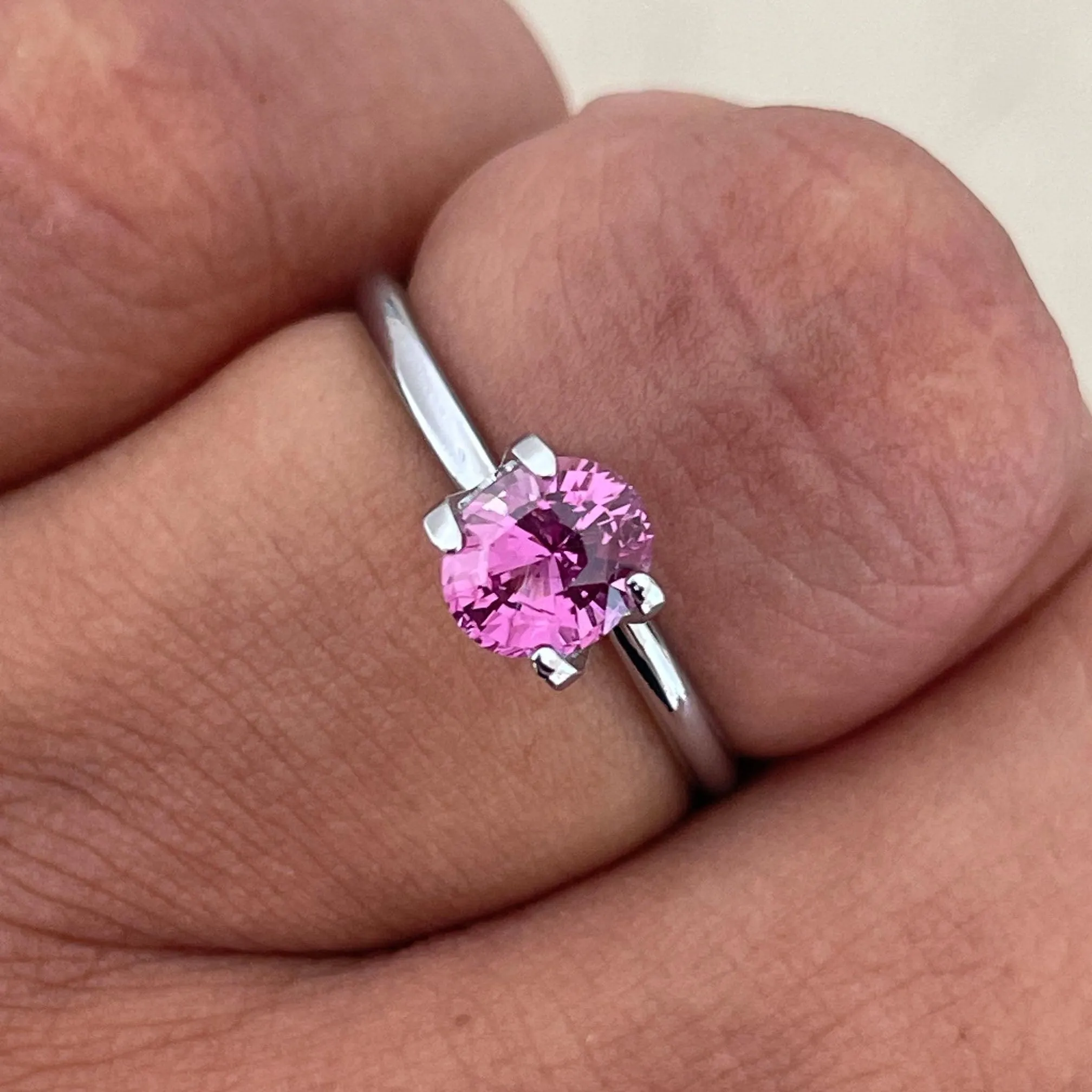 1.14 crt, Natural bubblegum pink sapphire, Oval Cut Engagement Rings,