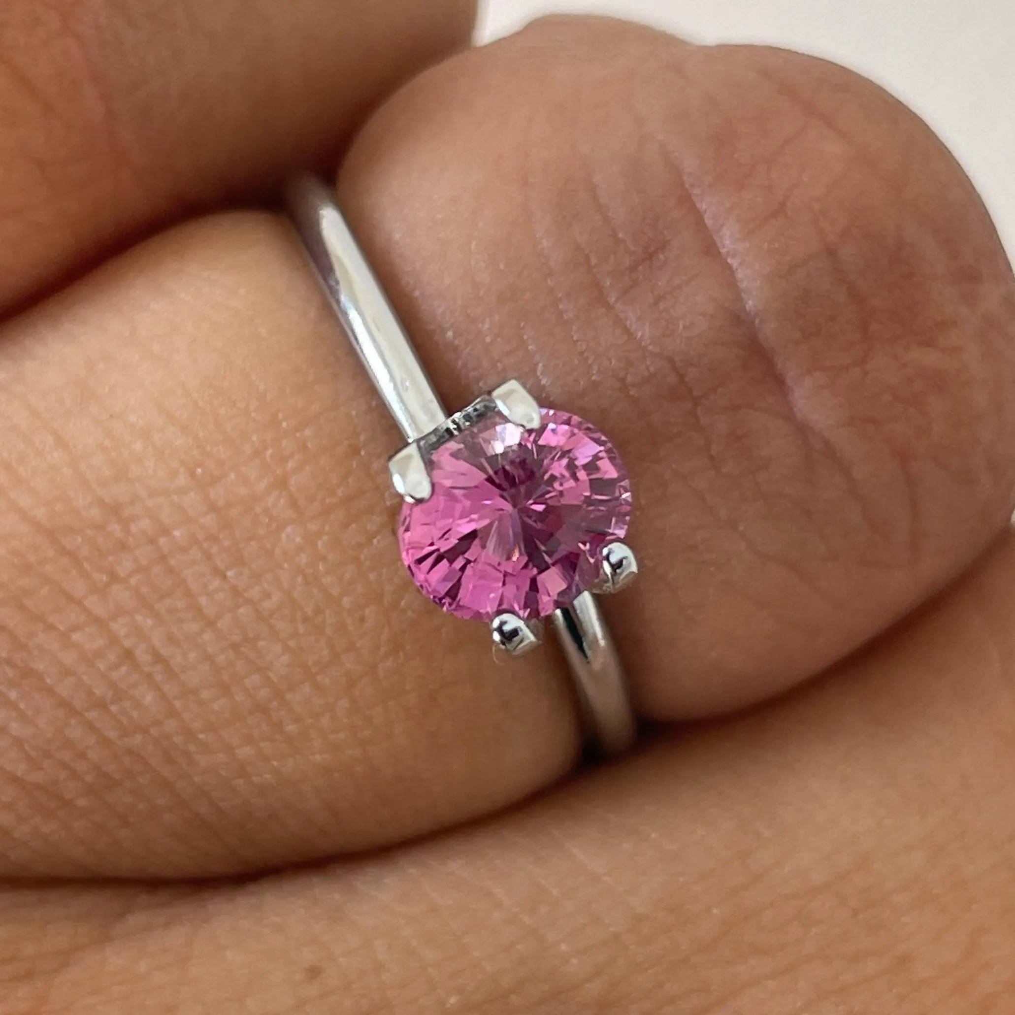 1.14 crt, Natural bubblegum pink sapphire, Oval Cut Engagement Rings,