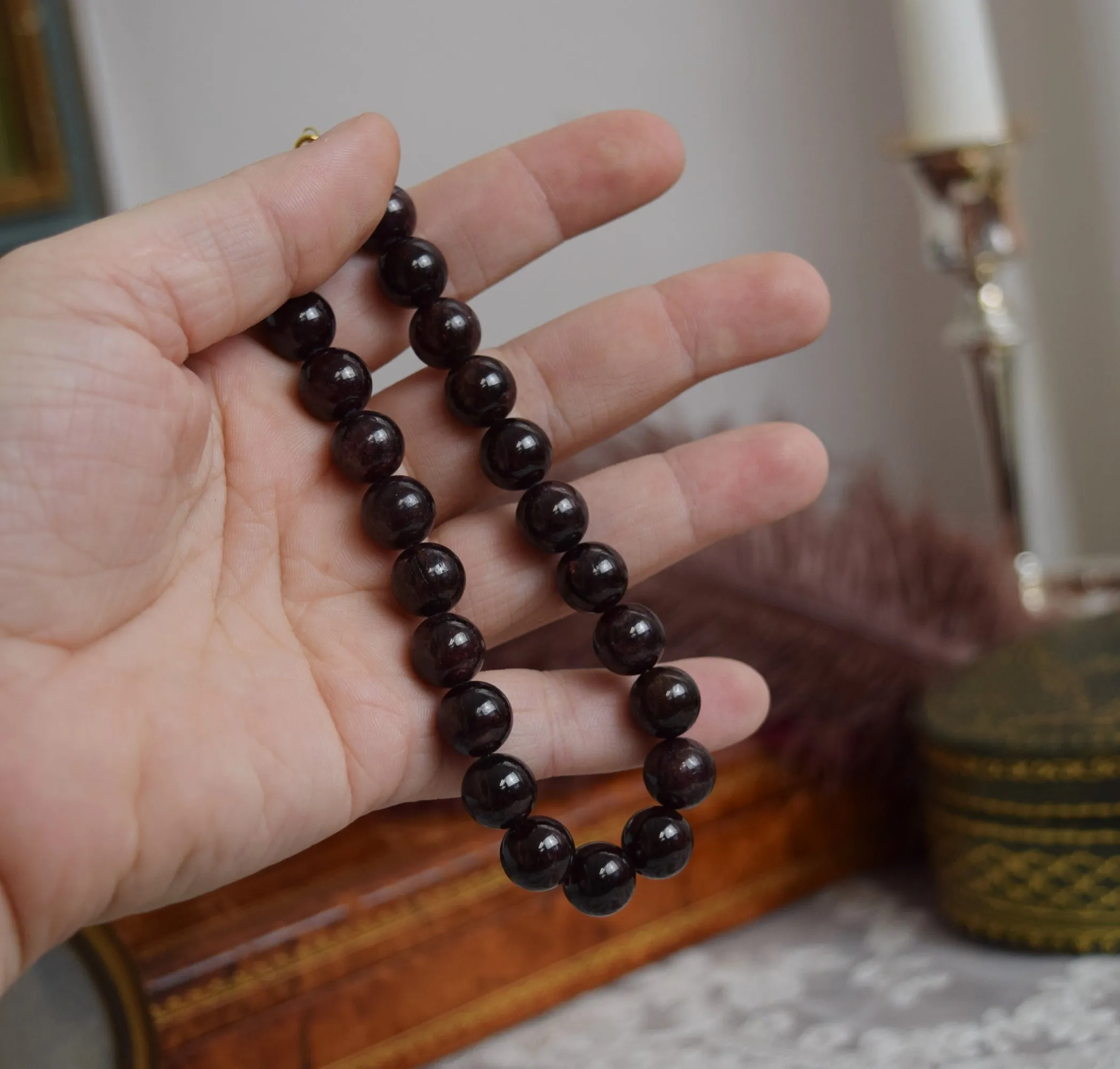 18th Century-style beaded Garnet Necklace