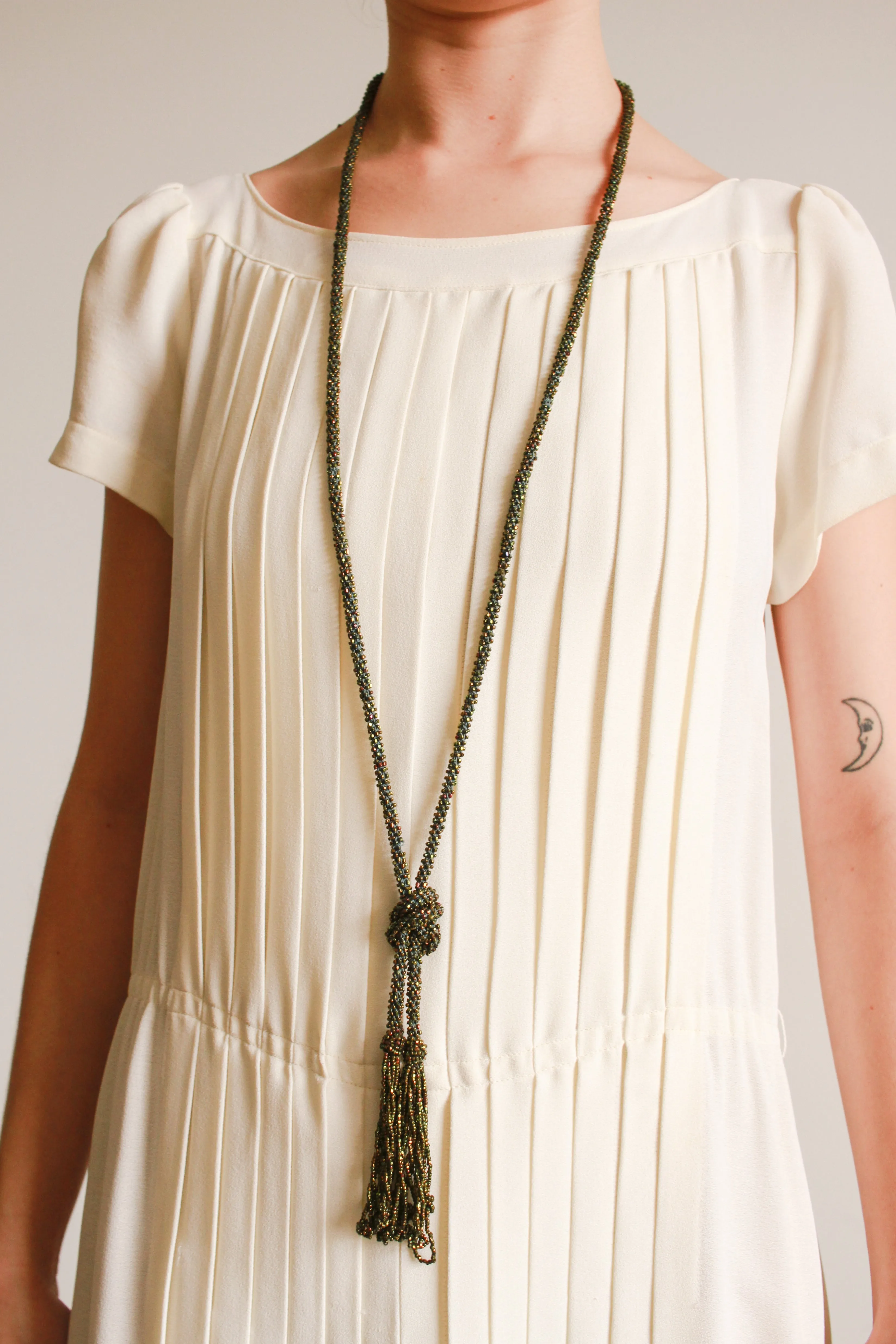 1920s Onyx Glass Bead Necklace