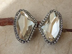 Asymmetric clip on earrings