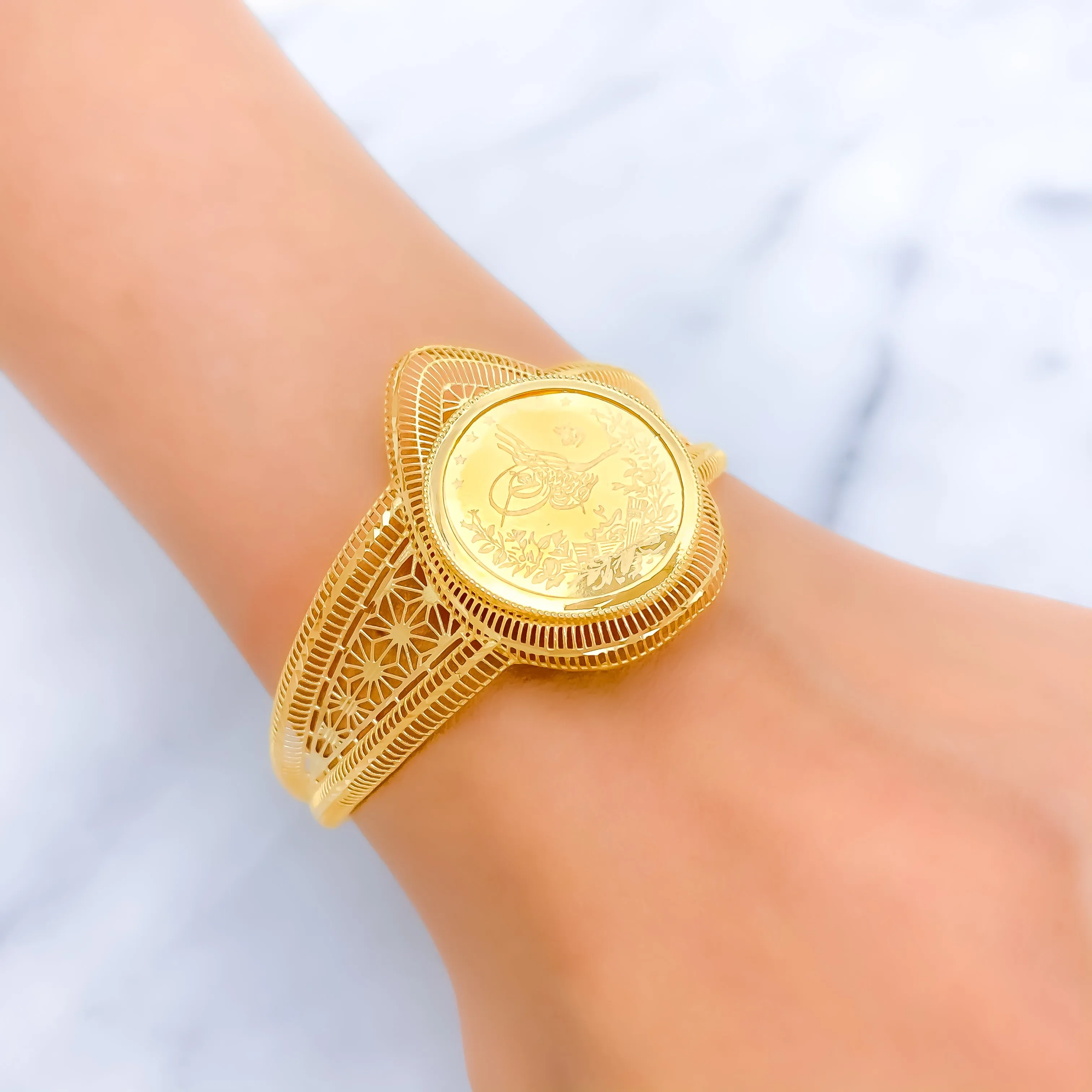 Beautiful Charming 21K Gold Bangle Bracelet