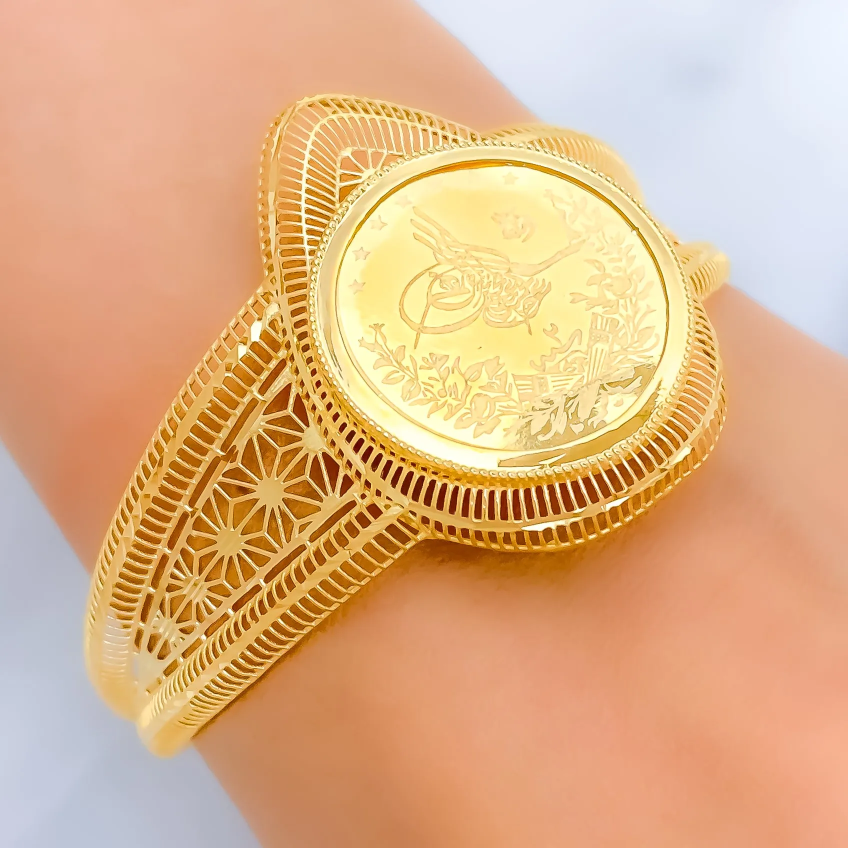 Beautiful Charming 21K Gold Bangle Bracelet