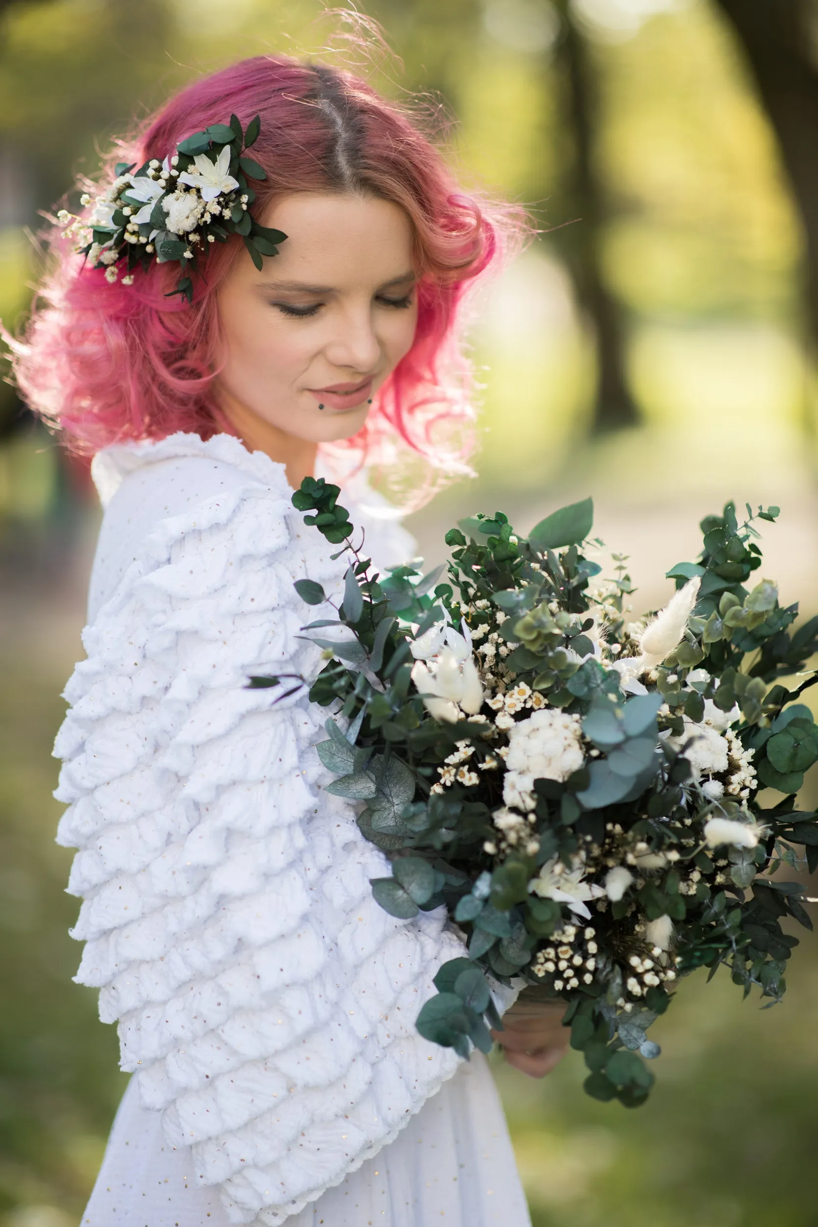 Boho bridal comb Natural greenery hair comb Flower headpiece for bride Preserved eucalyptus comb White and green flower comb Magaela