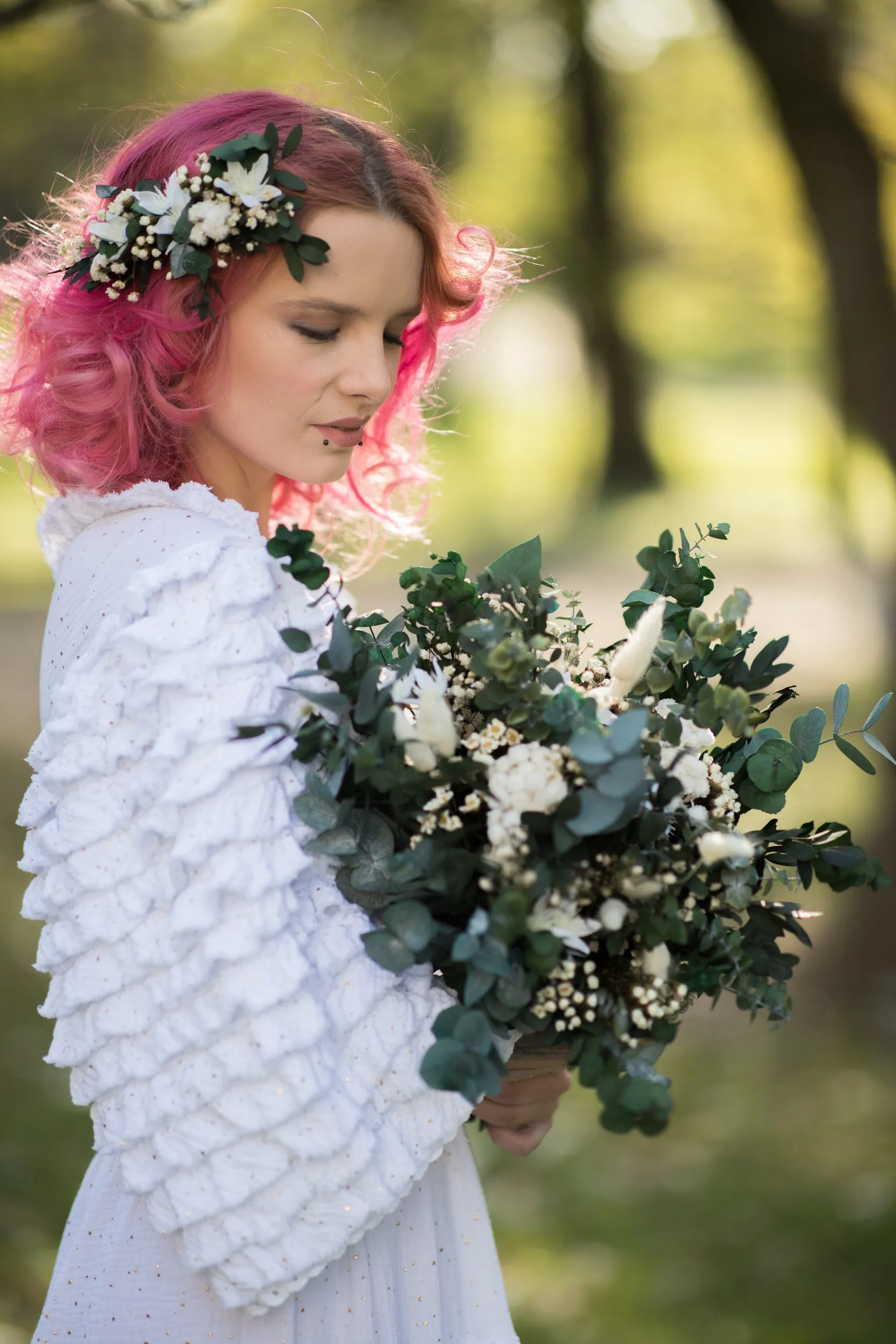 Boho bridal comb Natural greenery hair comb Flower headpiece for bride Preserved eucalyptus comb White and green flower comb Magaela