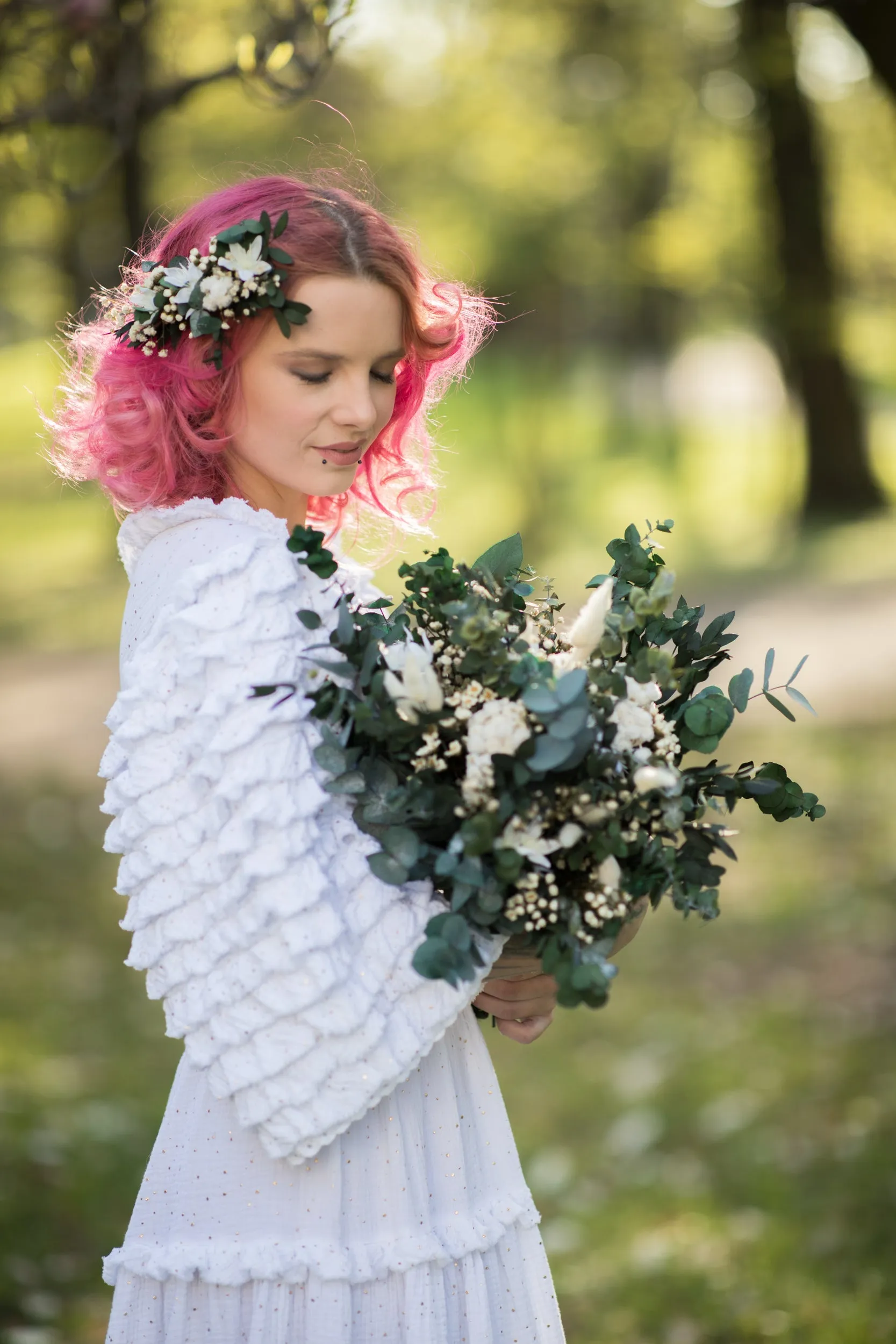 Boho bridal comb Natural greenery hair comb Flower headpiece for bride Preserved eucalyptus comb White and green flower comb Magaela