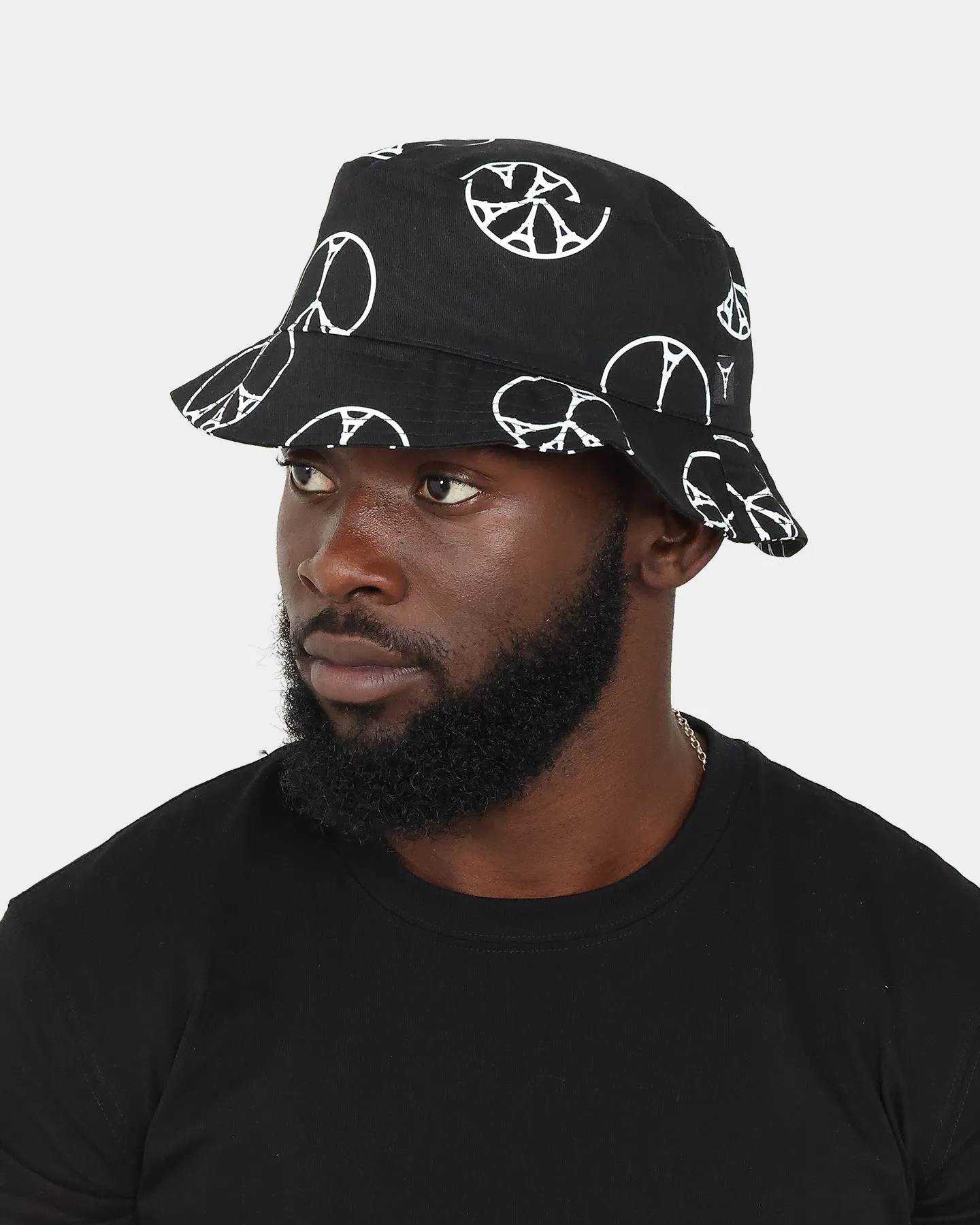 Carre Peace All Over Bucket Hat Black/White