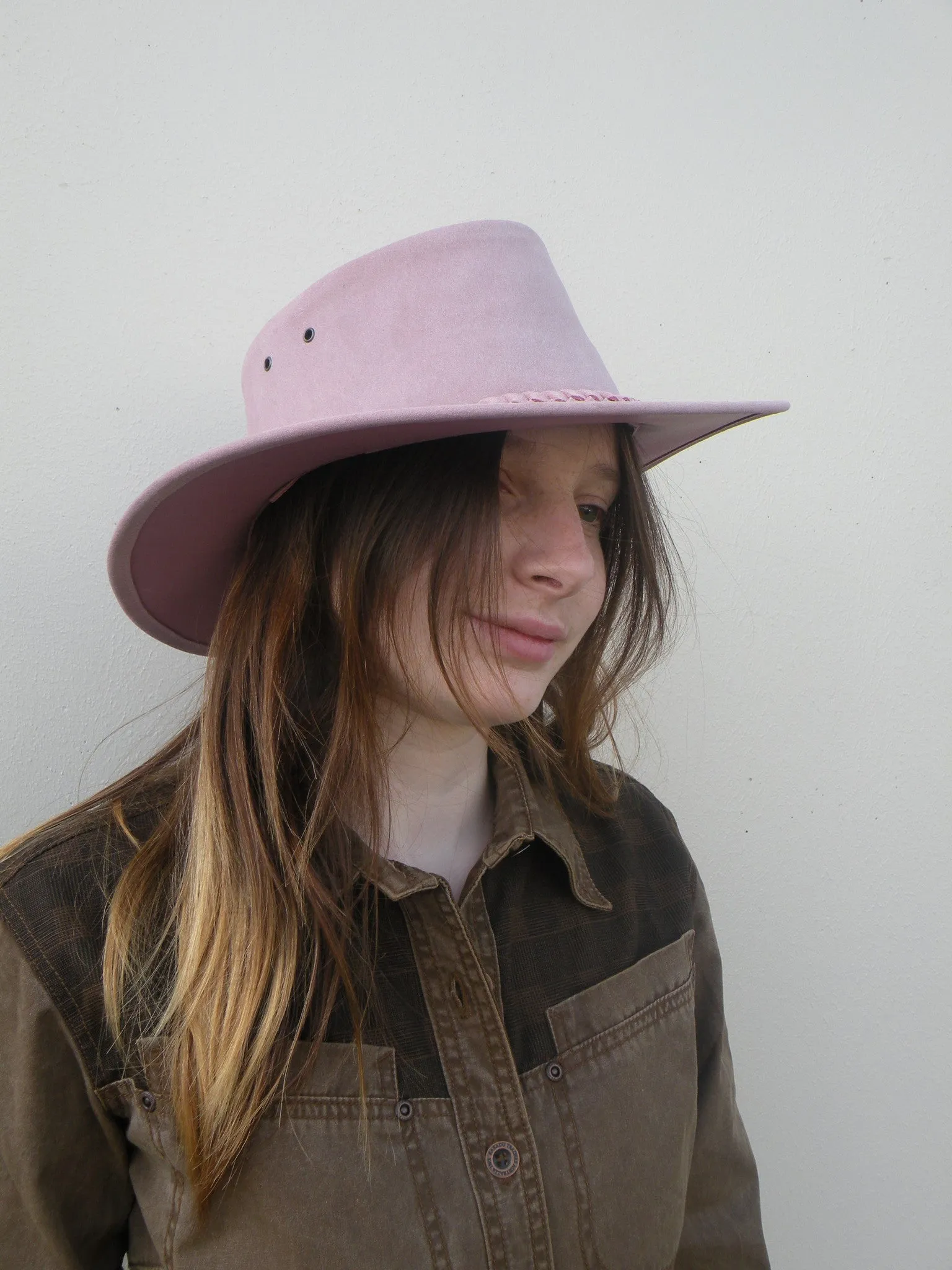 Colonial Hat In Pink Suede