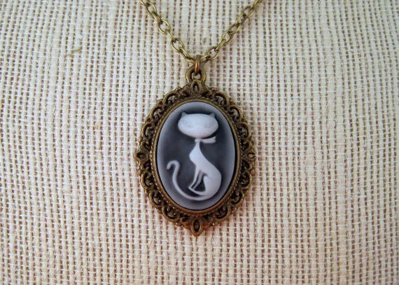 Handmade Victorian Retro Kitty Cameo Necklace