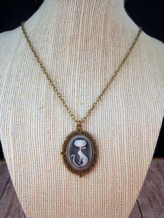 Handmade Victorian Retro Kitty Cameo Necklace