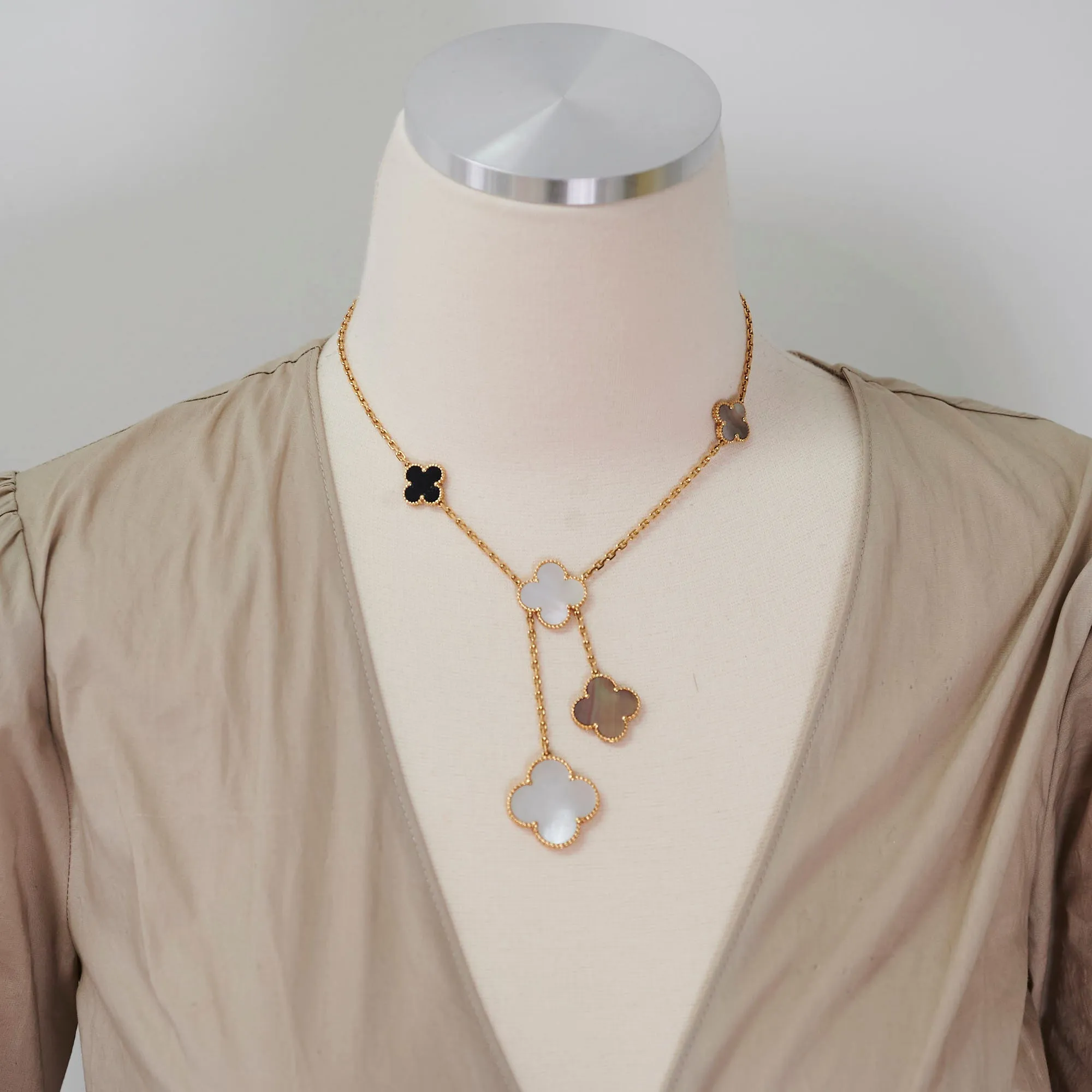 ITEM 29 - Van Cleef & Arpels 5 Motif Grey & White MOP Mother of Pearl Onyx Necklace