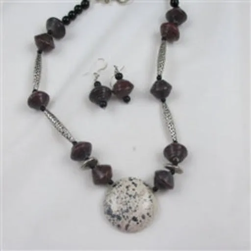 Maroon Paper & Cream Kazuri Pendant Necklace & Earrings