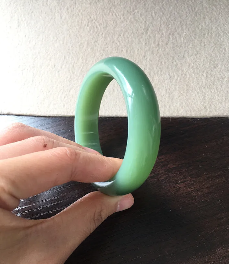 Natural Jade Bangle Nephrite Bangle Internal Diameter 57.5mm NBE047