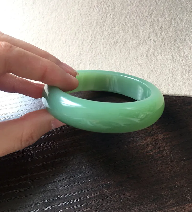 Natural Jade Bangle Nephrite Bangle Internal Diameter 57.5mm NBE047