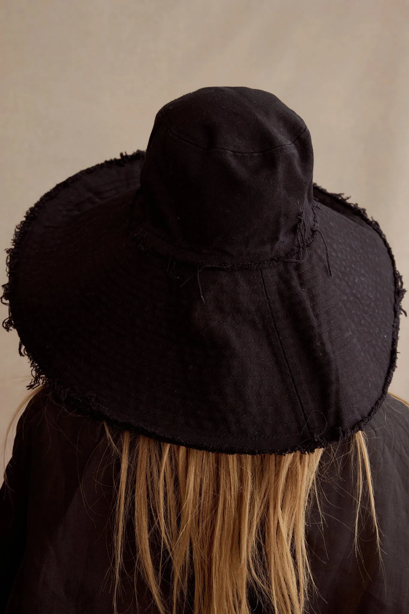 Oma Hat - Black