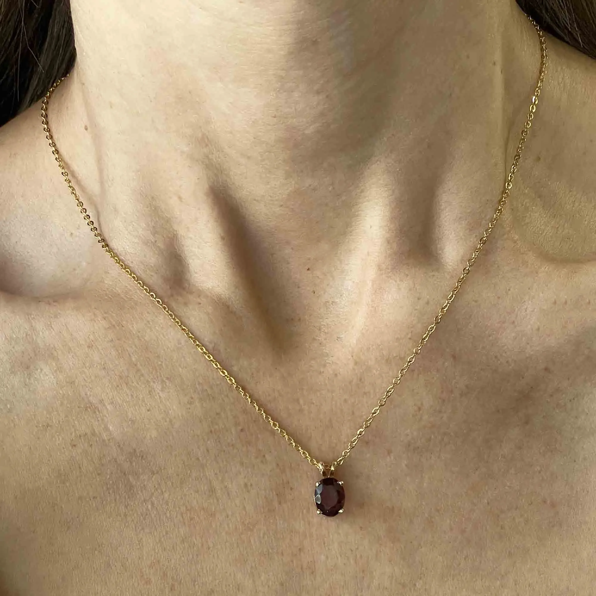 Vintage 14K Gold Garnet Solitaire Pendant Necklace