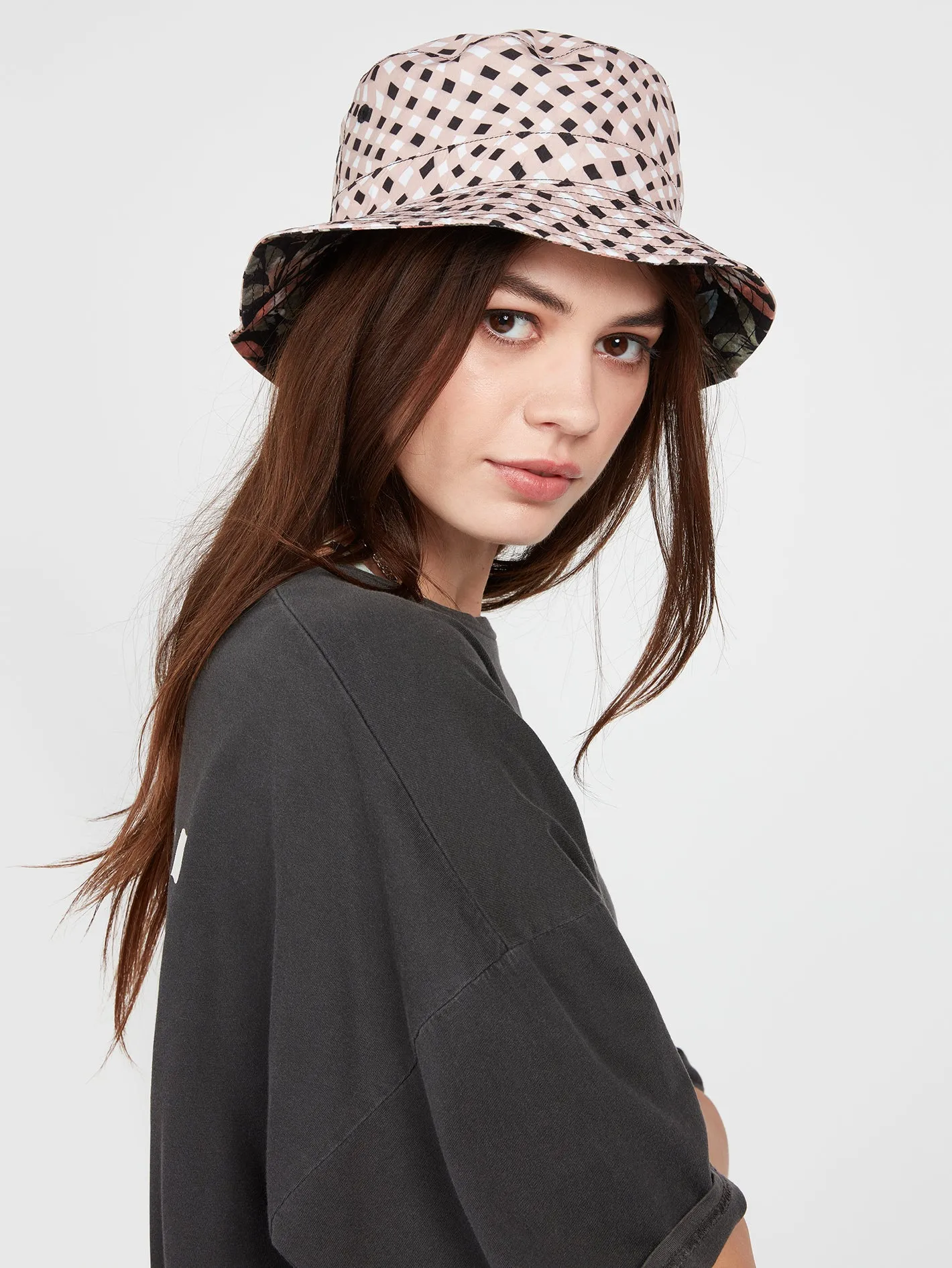 Voltropication Bucket Hat - Hazey Pink